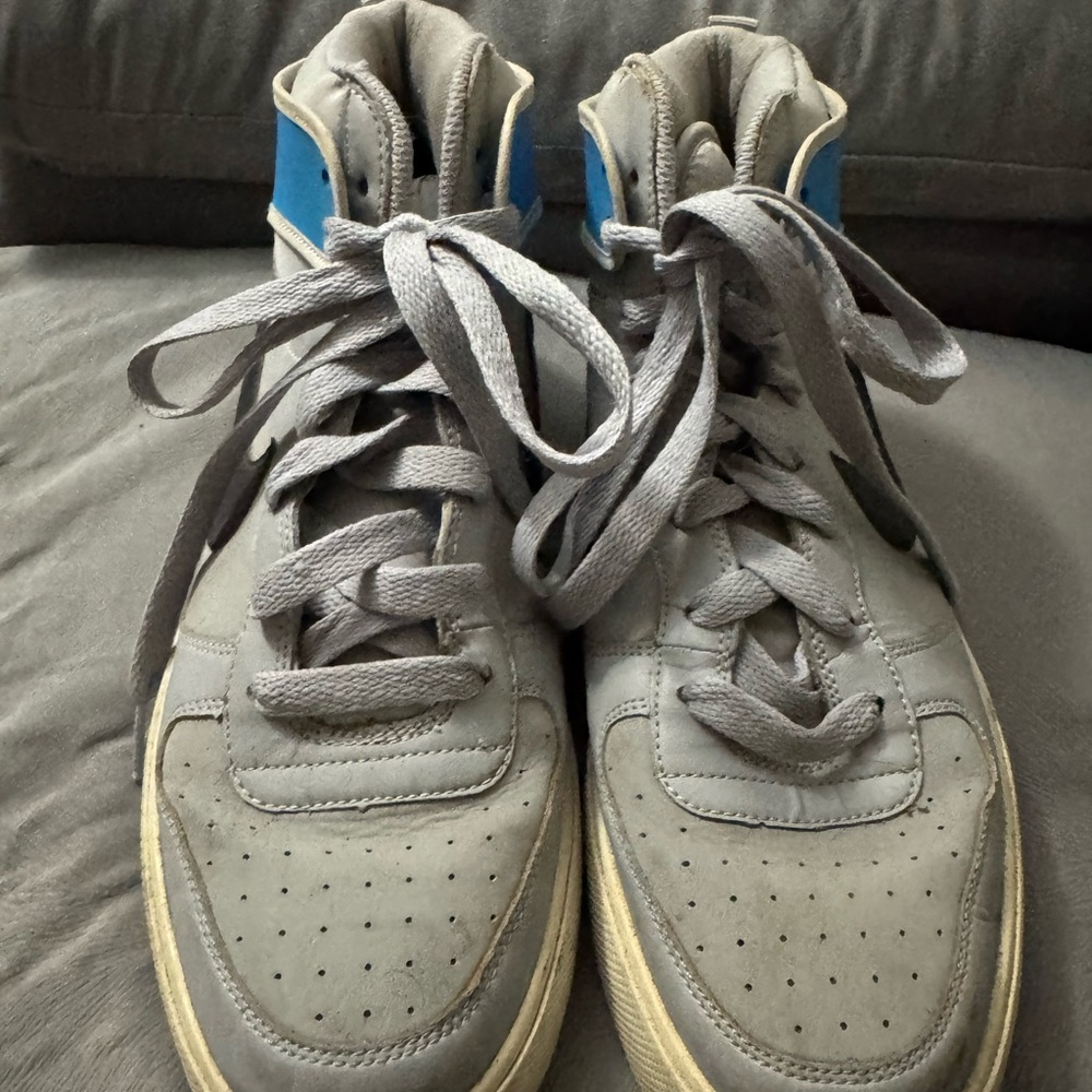 Nike Men's High-Top Sneakers in Gray with Blue Accents